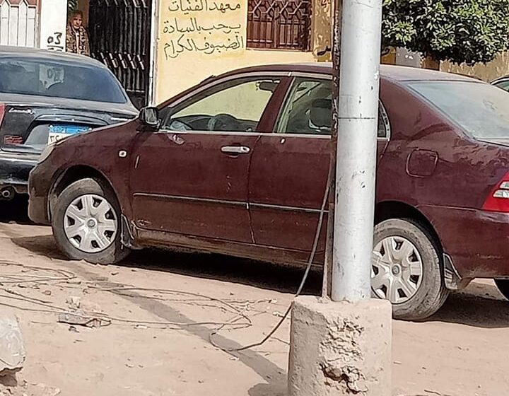  أهالي الحسينية يستغيثون من سقوط سلك كهربائي أمام معهد الفتيات