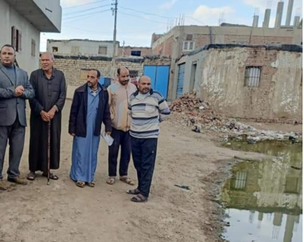  “الصرف الصحي” يحول حياة أهالي قرية القراموص بأبوكبير إلي جحيم