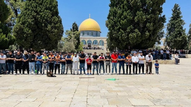  40 ألفا يؤدون صلاة الجمعة في المسجد الأقصى