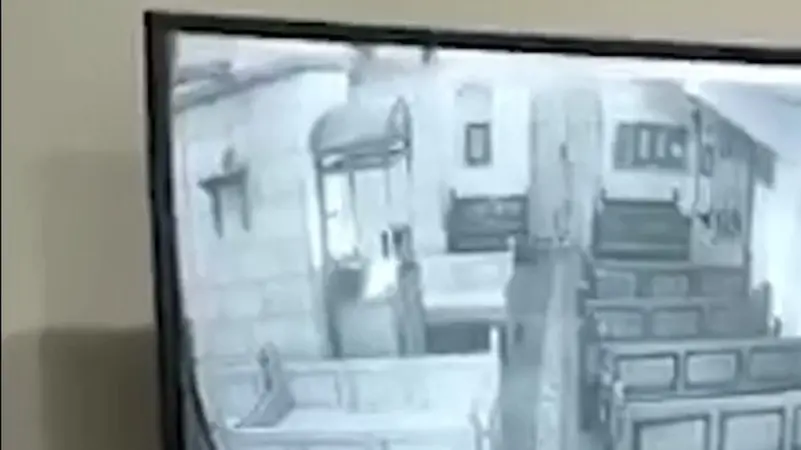  حريق يلتهم كنيسة بالجيزة ويسفر عن إصابة شخصين