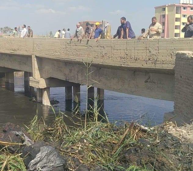 العثور على جثة طفل رضيع بعد 8 أيام من سقوطه في مصرف بمشتول السوق