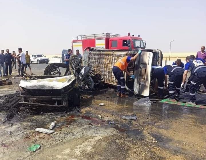  تفحم 7 جثث في حادث تصادم ملاكي مع ميكروباص بالإسماعيلية