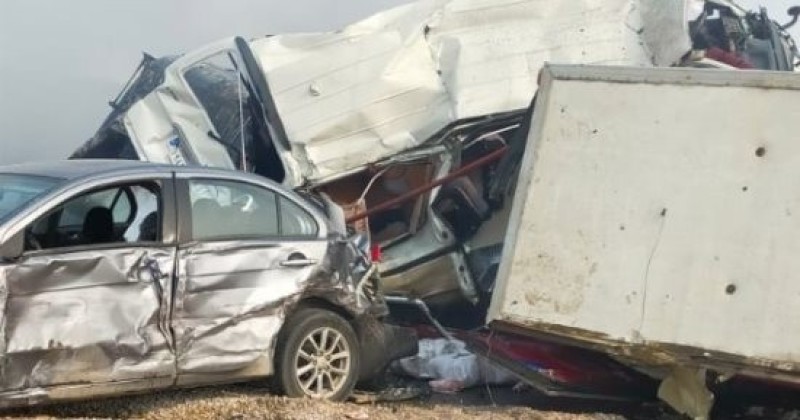  مصرع وإصابة 7 آخرين في حادث دهس تريلا لـ 10 سيارات بالجيزة