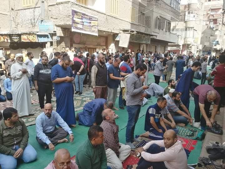  11 نعشًا من أسرة واحدة.. تشييع جثامين ضحايا حادث الدقهلية