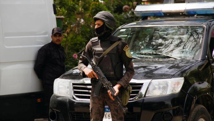  مقتل ضابط في إطلاق نار على كمين بطريق إدفو