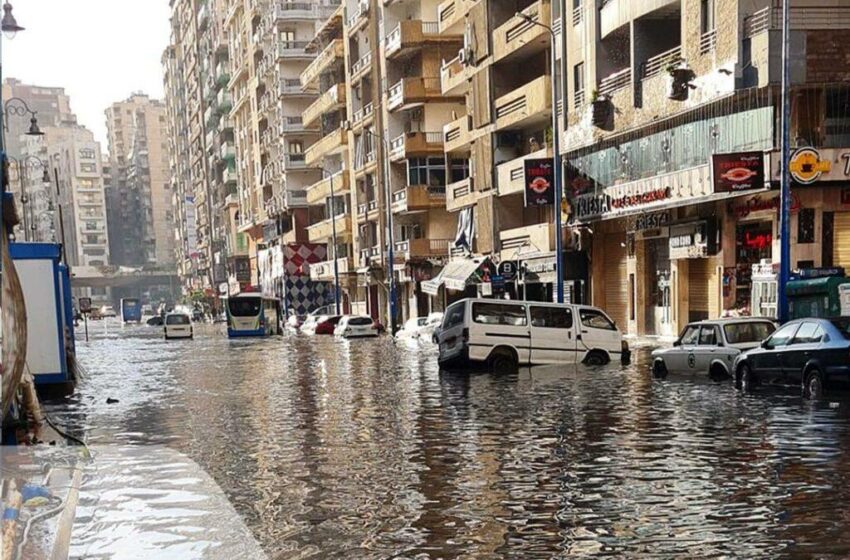  لليوم الثاني.. الأمطار الغزيرة تواصل إغراق الإسكندرية