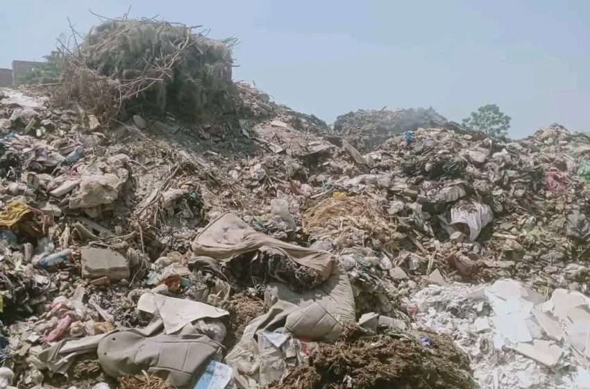  يهدد صحة الأهالي.. شكوى من مقلب قمامة بمدخل مدينة الزقازيق