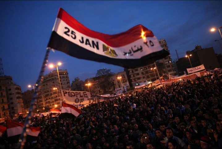  #بإرادتكم_رجعوا_ثورتكم يتصدر “تويتر”.. ومغردون : عشان نلحق مصر قبل الطوفان