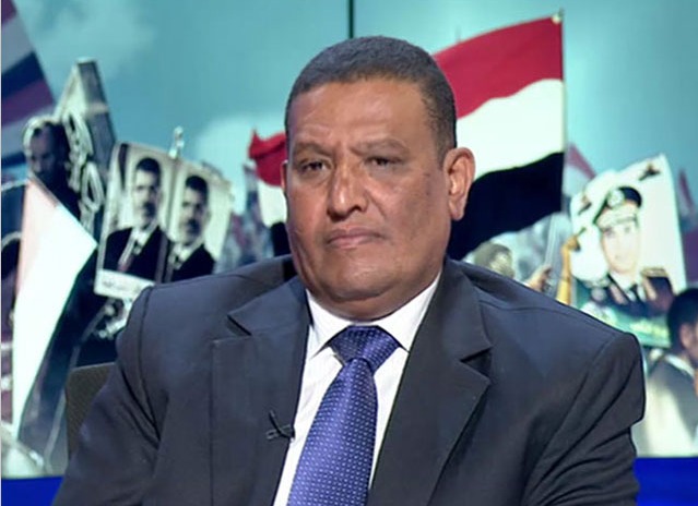  سليم عزوز يكتب: ﻿”لميس الحديدي” للخياطة والحياكة والذي منه!
