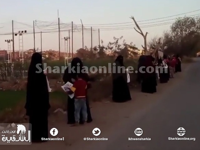  سلسلة بشرية لثوار هربيط في ثاني أيام “حاكموا الخائن”
