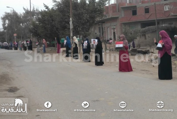  بلبيس.. سلسلة بشرية لثوار حفنا تندد بجرائم الانقلاب