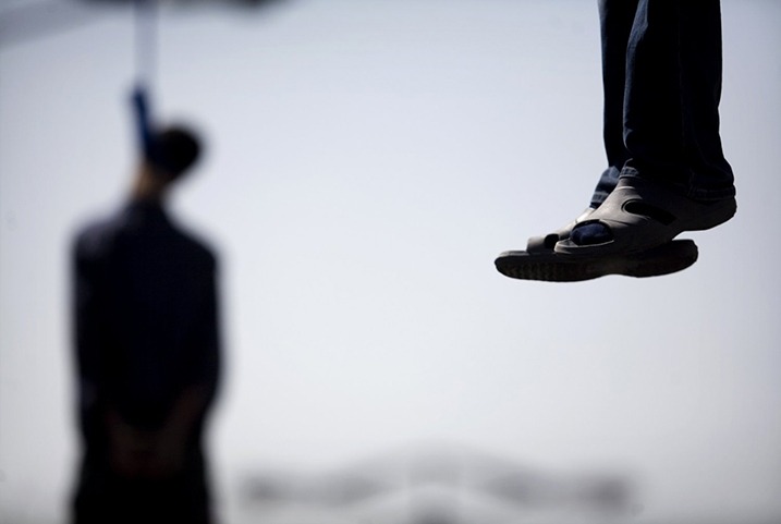  شاب ينهي حياته بـ«ملاية سرير» بمركز أبو كبير
