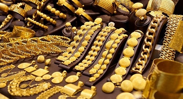  الذهب يتراجع.. وجرام عيار 21 يسجل 645 جنيهًا