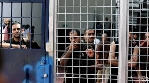  لليوم الرابع .. الأسري في سجون الاحتلال يواصلون إضراب ” الكرامة”