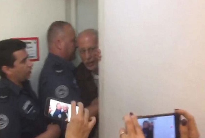  شاهد.. الظهور الأول لعميد الأسرى الفلسطينيين “كريم يونس” منذ 35 عاما