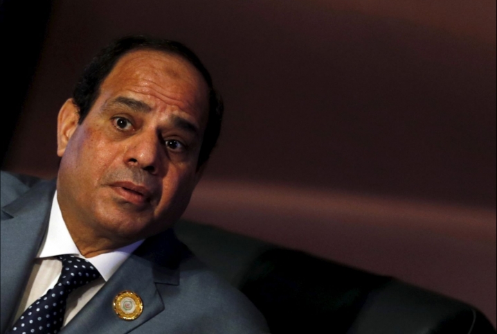  10 مواقف “هزأ” فيهم السيسي رجال الانقلاب
