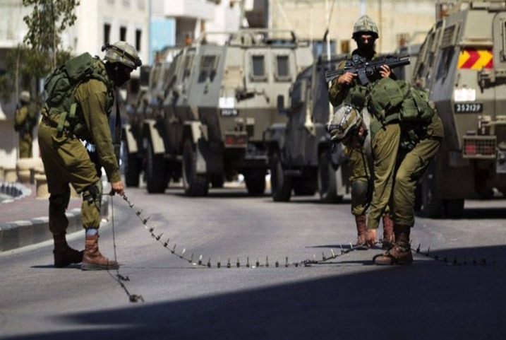  الاحتلال يعتقل عددًا من الفلسطينيين بالقدس والضفة بينهم وزير سابق