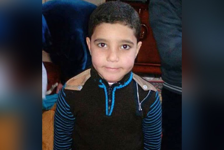  أهالى قرية الطوبجي بأبو كبير يشيعون جثمان الطفل عمر شعلان ضحية حادث الاسكندرية