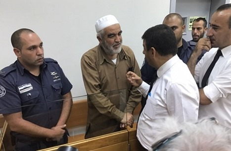  سجناء يهددون الشيخ رائد صلاح بالقتل داخل السجن