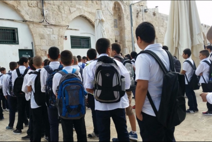  الاحتلال يمنع إدخال المنهج الفلسطيني لمدارس الأقصى