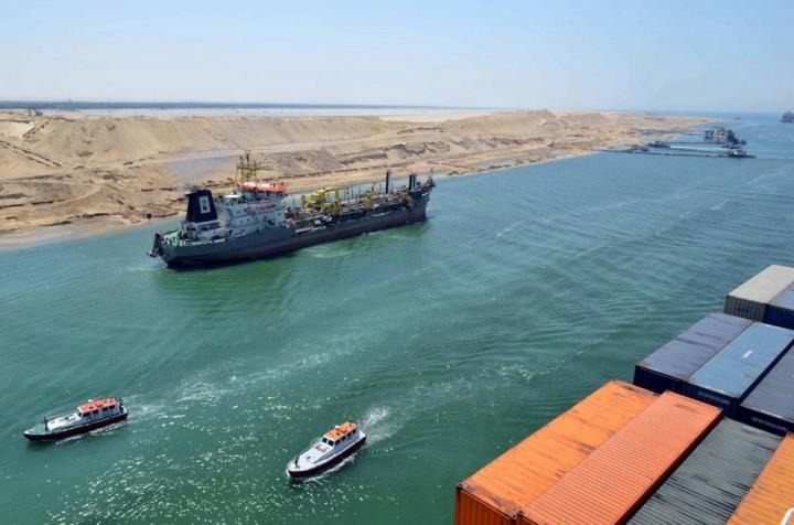  إفلاس الانقلاب.. إيرادات قناة السويس تنخفض 4% خلال عام