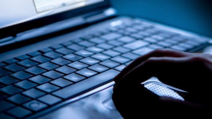  السجن لمقدسيين والتهمة”التحريض عبر فيس بوك”