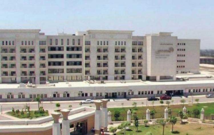  مواطن من أبوكبير يتهم طبيبًا بمستشفى الأحرار بالتسبب في فقدان ابنته النطق والنظر