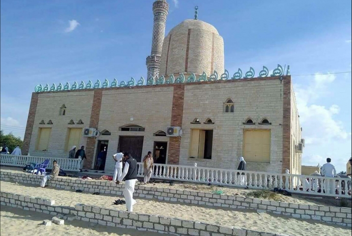  أم مكلومة بأولاد صقر تروي تفاصيل مقتل زوجها ونجلها في مذبحة الروضة