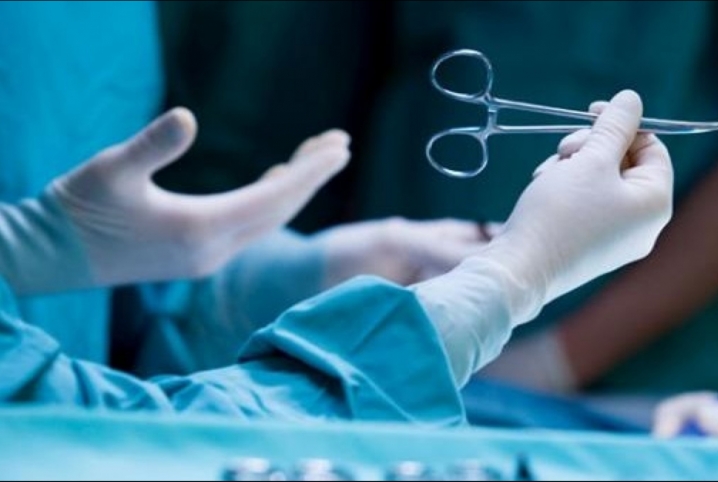  مقاول يتهم طبيبا بقتل طفله وتعريض حياة زوجته للخطر أثناء الولادة ببلبيس
