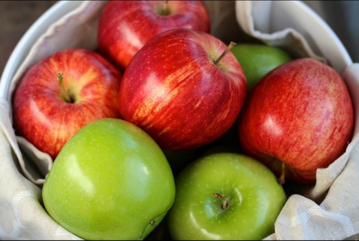  يحافظ على صحة العين ويقوى المناعة.. فوائد التفاح في رمضان