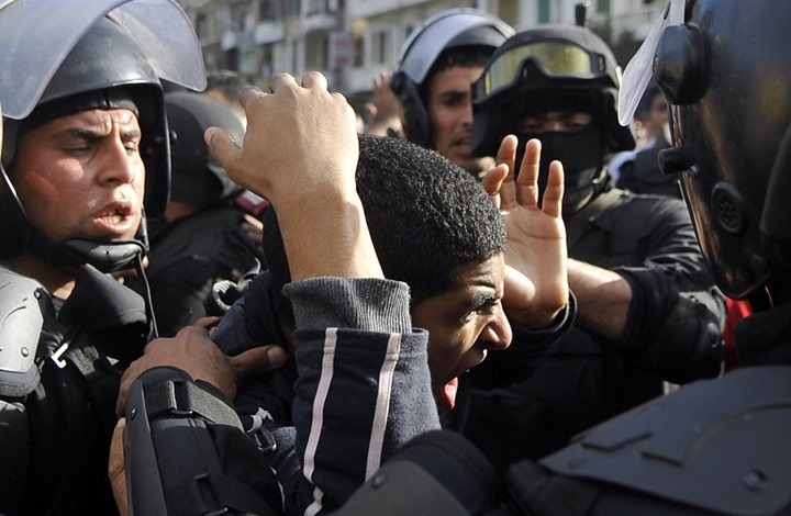صحيفة إسبانية: مصر تحتفل بخمس سنوات تحت قمع السيسي