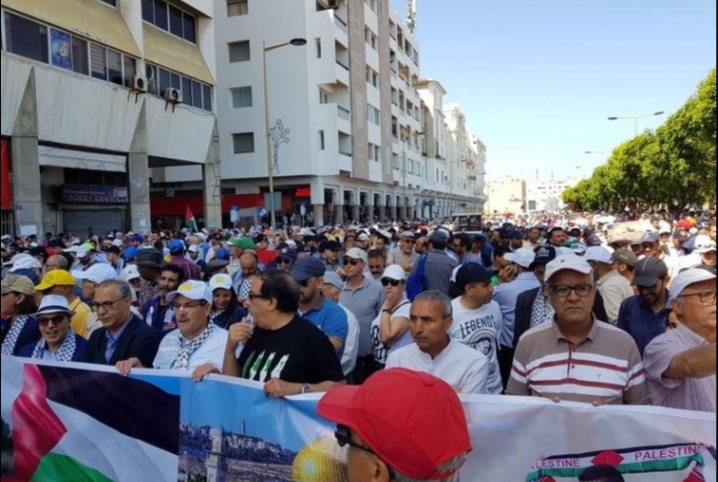  “السيسي عدو الله”.. آلاف المغاربة يتظاهرون رفضا لورشة “البحرين”