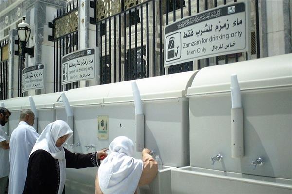 “زمزم” خير ماء الأرض.. معجزة تفجرت تحت أقدام “إسماعيل”
