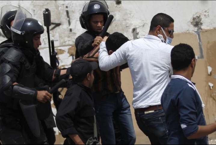  حملة مداهمات تسفر عن اعتقال عدد من أهالي مشتول السوق
