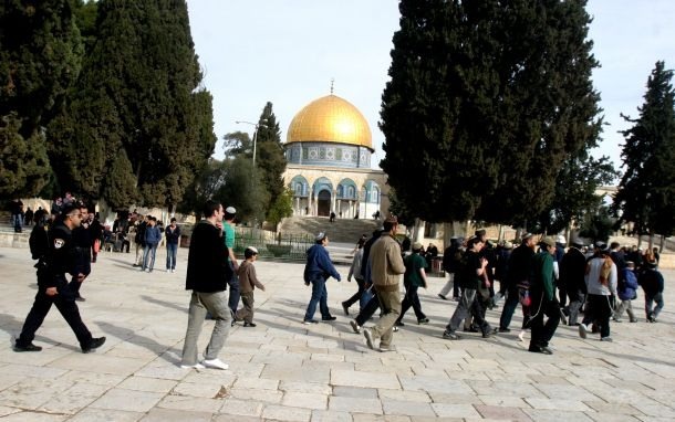  العدو يعزز تواجده في القدس تزامنا مع اقتحام المسجد الأقصى