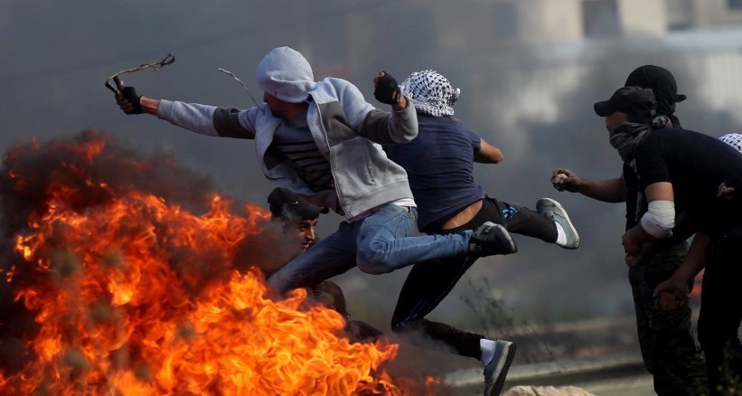  رافضو “صفقة القرن”.. إصابة فلسطينيين في مواجهات مع الاحتلال بالضفة