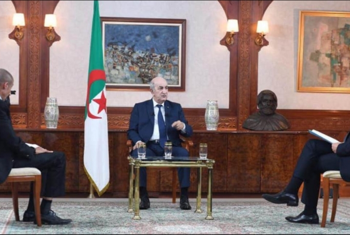  الرئيس الجزائري يهاجم مبادرة السيسي بتسليح القبائل الليبية