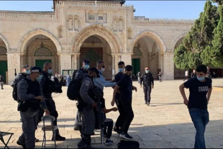  في يوم عرفة وذكرى خراب الهيكل المزعوم.. قوات الاحتلال تقتحم المسجد الأقصى