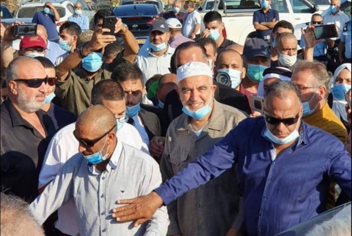 الشيخ “رائد صلاح” يدخل سجن الاحتلال الصهيوني لقضاء محكوميته