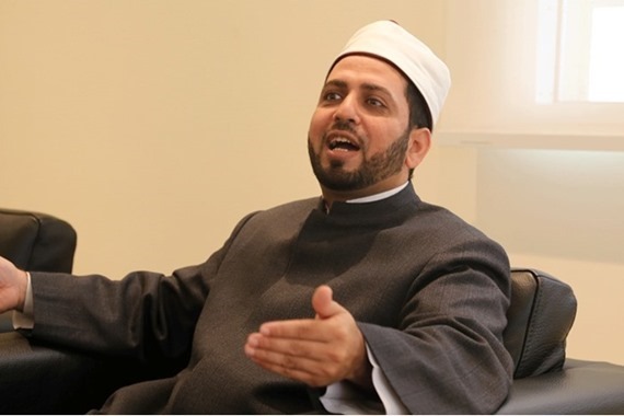  التشدد سببًا لخلع الحجاب!