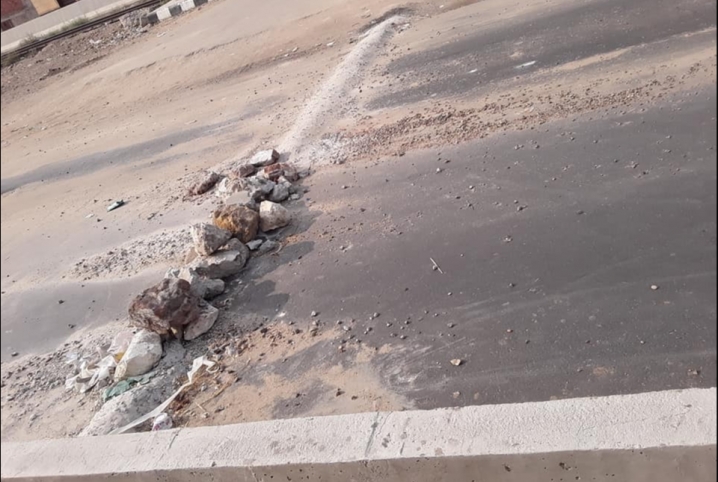  أهالي أبوكبير يشكون المطبات الأسمنتية على طريق فاقوس الجديد