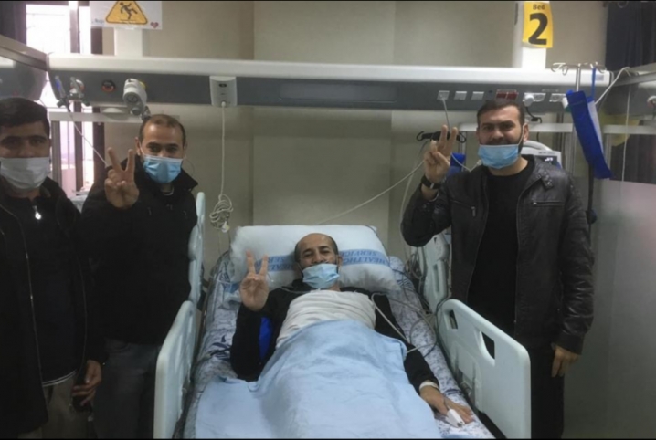  الاحتلال يفرج عن الأسير الفلسطيني ماهر الأخرس بعد نجاح إضرابه