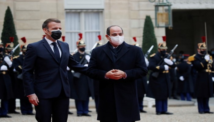 بلومبيرج: السيسي يبحث عن صديق جديد مع اقتراب رحيل ترامب
