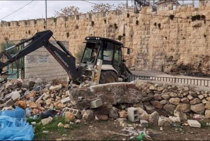  الاحتلال الصهيوني يهدم ويجرف المقبرة اليوسفية في القدس