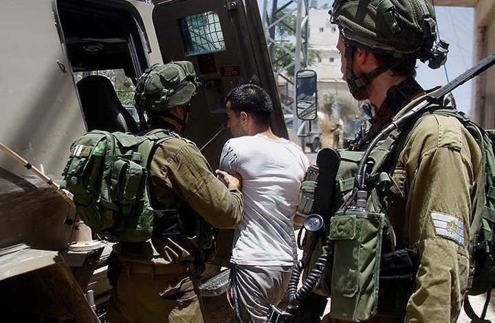  الاحتلال يعتقل 13 فلسطينيا في الضفة ويستهدف صيادي غزة