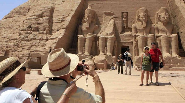  بنسبة 70%.. تراجع أعداد السائحين الوافدين إلى مصر في 2020