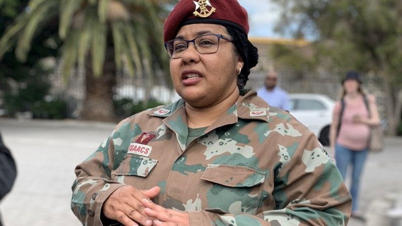  الجيش في جنوب إفريقيا ينهي حظر ارتداء الحجاب على المسلمات في صفوفه