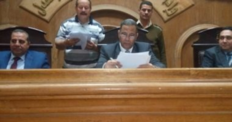 المشدد 10 سنوات لأب ونجله لسرقتهما توك توك من طفل بمشتول