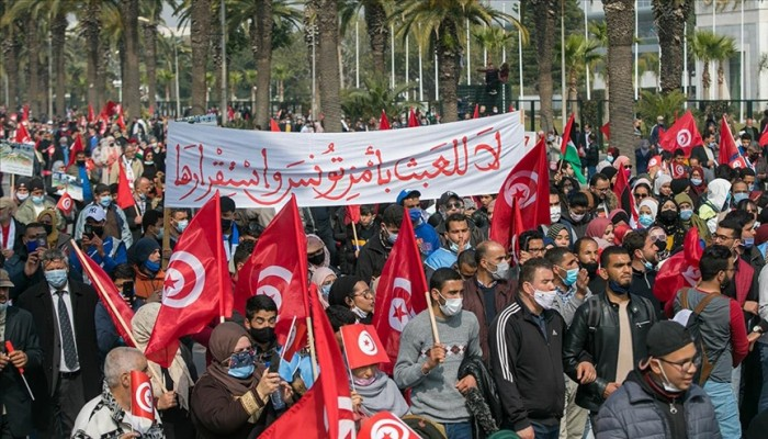  مسيرة حاشدة لحركة النهضة التونسية تطالب بإنهاء الأزمة السياسية