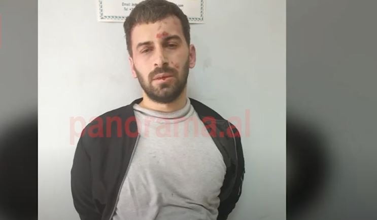  شخص يطعن 5 مصلين في مسجد بألبانيا